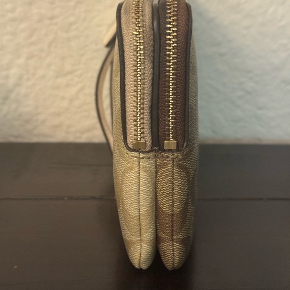 Coach Brown Signature Coated Canvas Double Corner Zip Wallet Wristlet/Purse - Picture 9 of 15